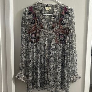 Anthropologie Black and White Floral blouse Rayon